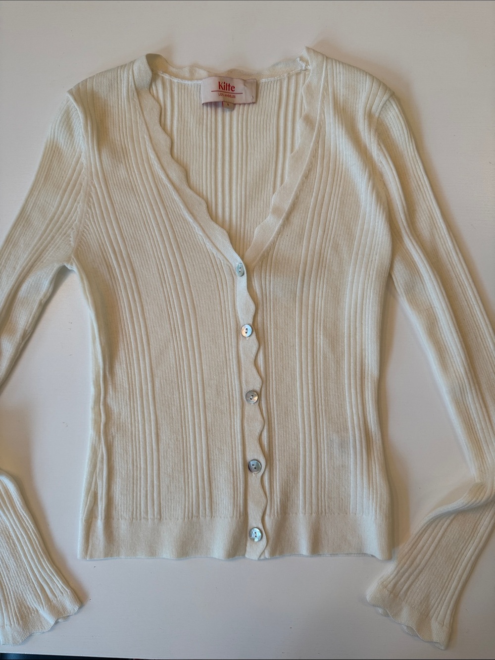 Kilte (Luxury) Scallop-Edge Ribbed Button Cardigan - Women - Picture 5 of 11